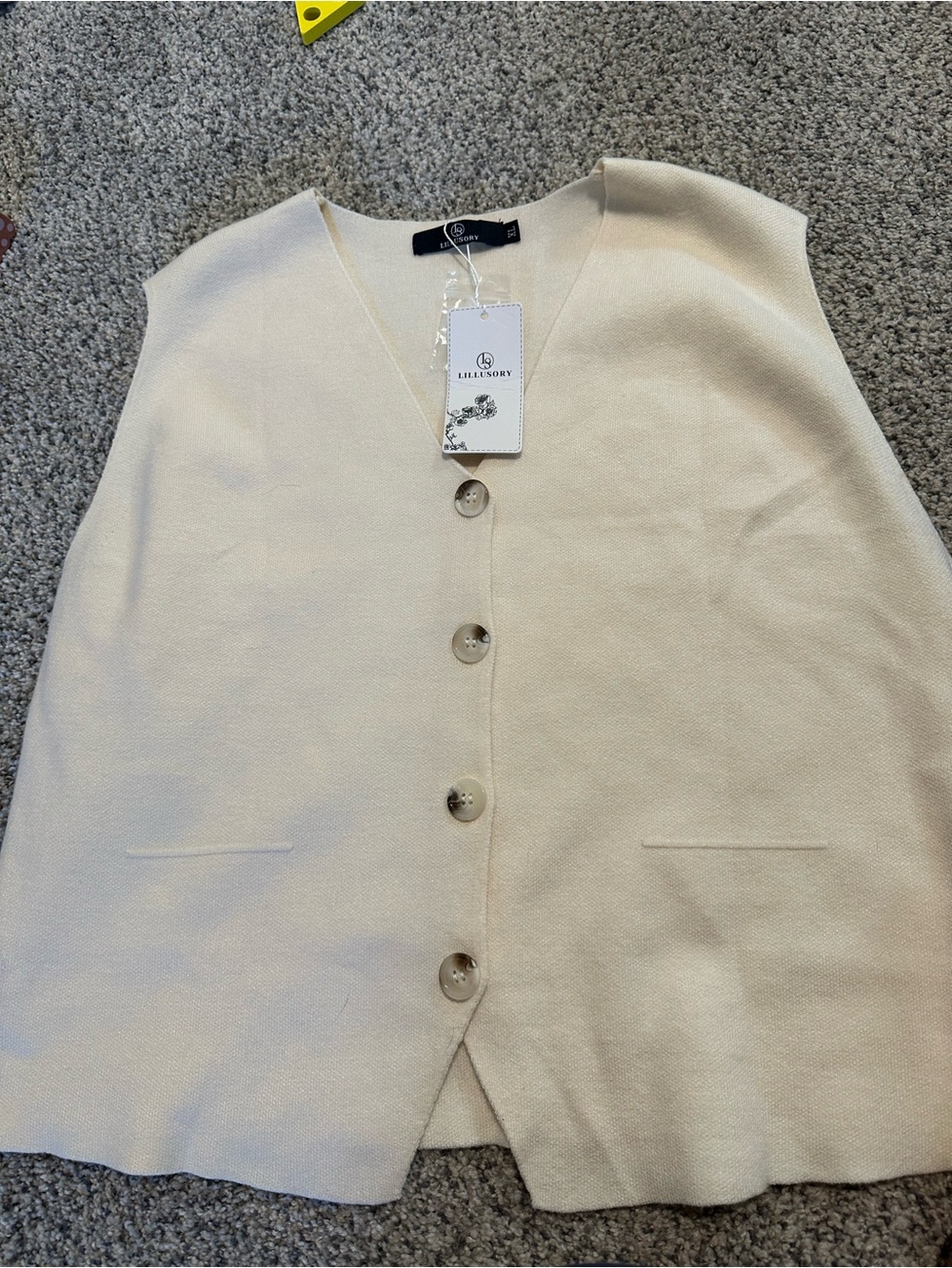 Lilluxory Cream V-Neck Button Tank Top